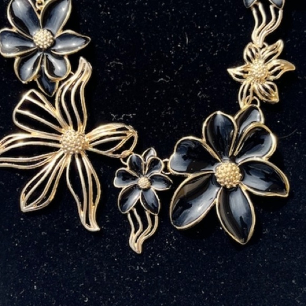 Bold Statement Flower Pendant Necklace Gold Tone with Black Enamel Flower Petals - Picture 3 of 10